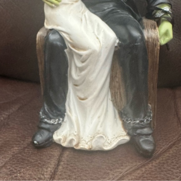 Frankenstein & Bride on Electric Chair - Spooky Night Halloween Decor - Picture 5 of 16
